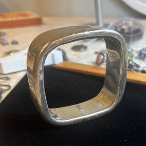 Modern Bat Ami square Bangle